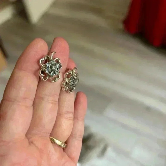 4/$100 Silver rhinestone vintage  1960 a screwback earrings lucky clover - Picture 3 of 6